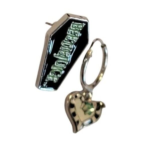 Beetlejuice Striped Sandworm Hoop Charm & Coffin Stud Metal Earrings Signed WBEI - Picture 5 of 7